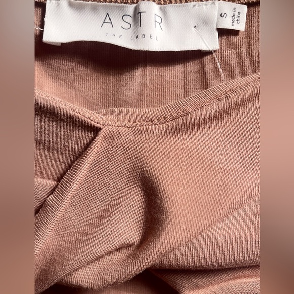NWT ASTR taupe long Sleeve Ruched sexy bodycon Stretch lightweight Bodysuit S - Picture 4 of 5